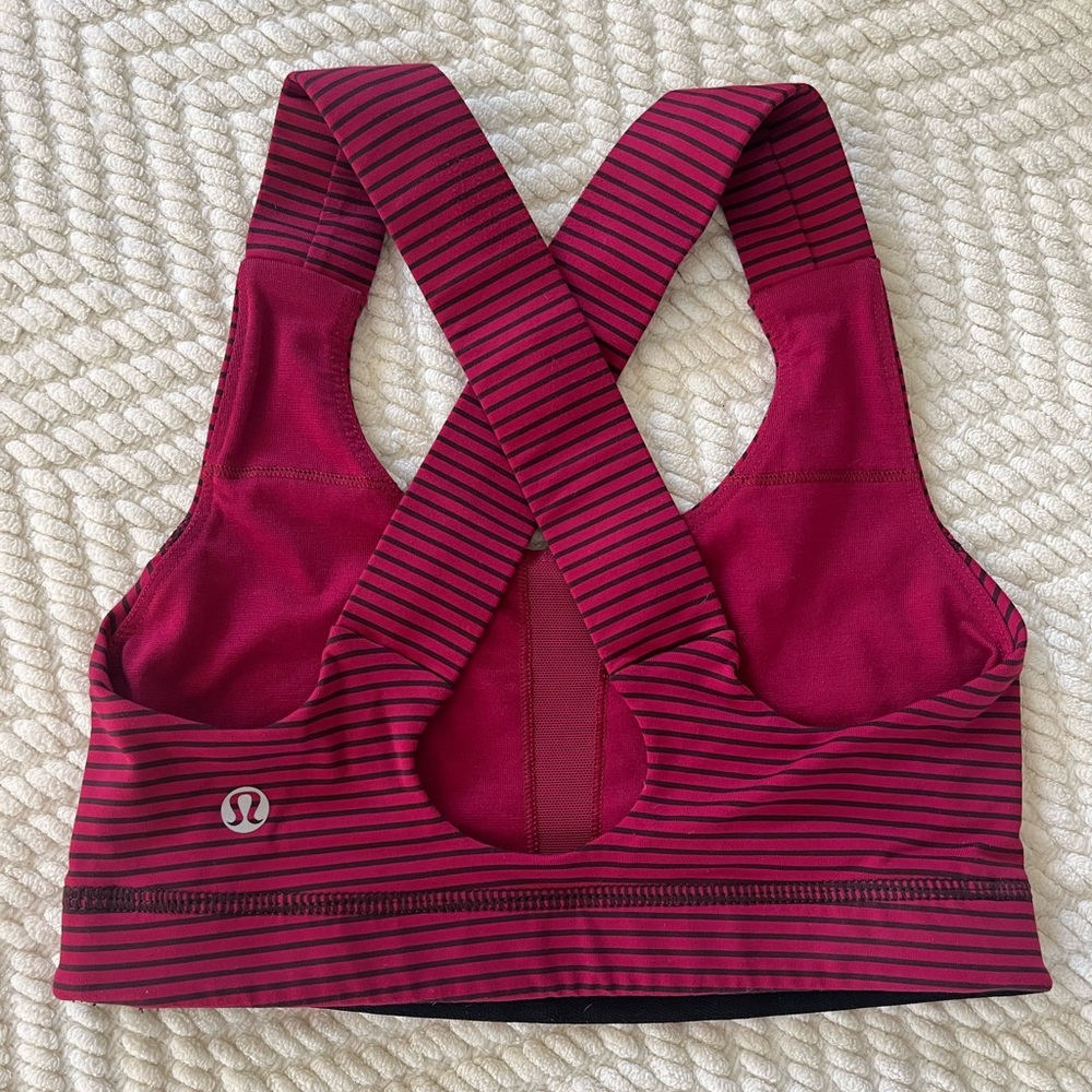 Lululemon sports bra
